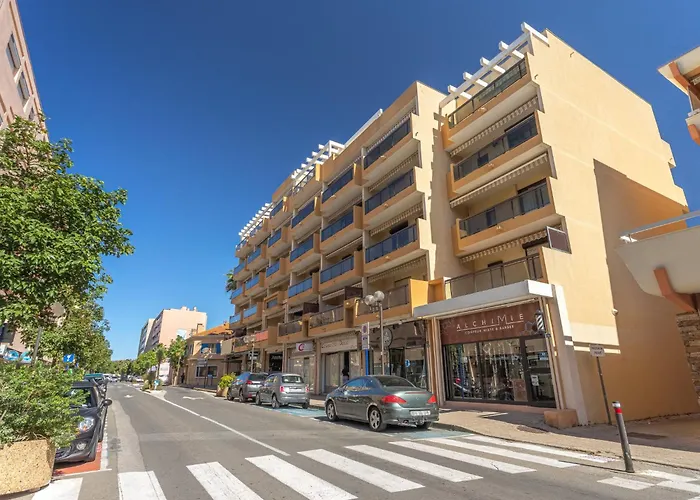 Saint James-14 By Interhome