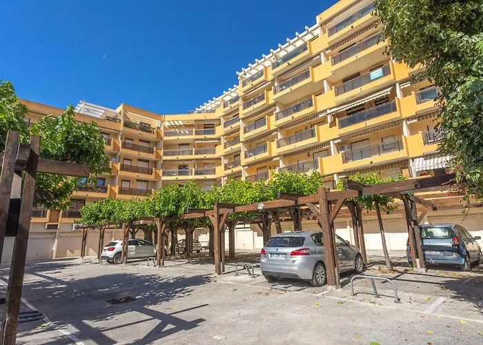 Apartment Saint James-14 By Interhome